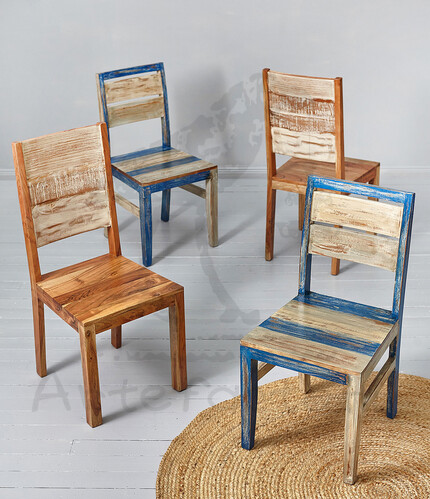 Деревянный синий стул