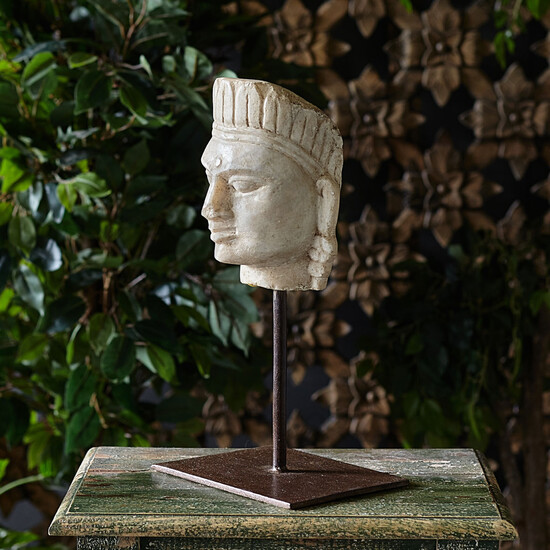 Декоративная статуэтка из Индии мрамор