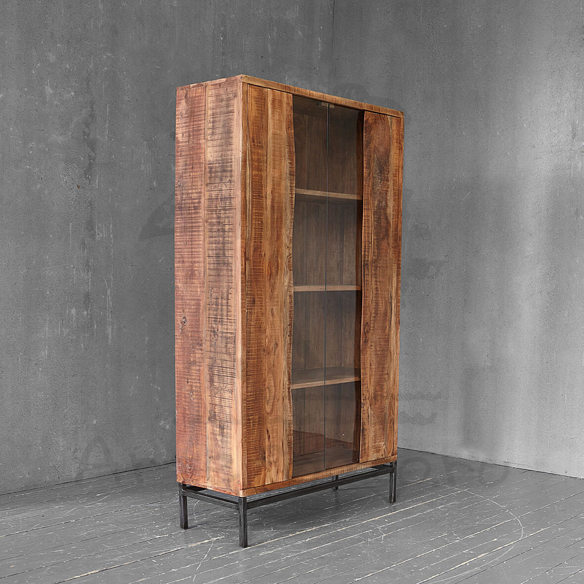 Книжный деревянный шкаф с остеклением