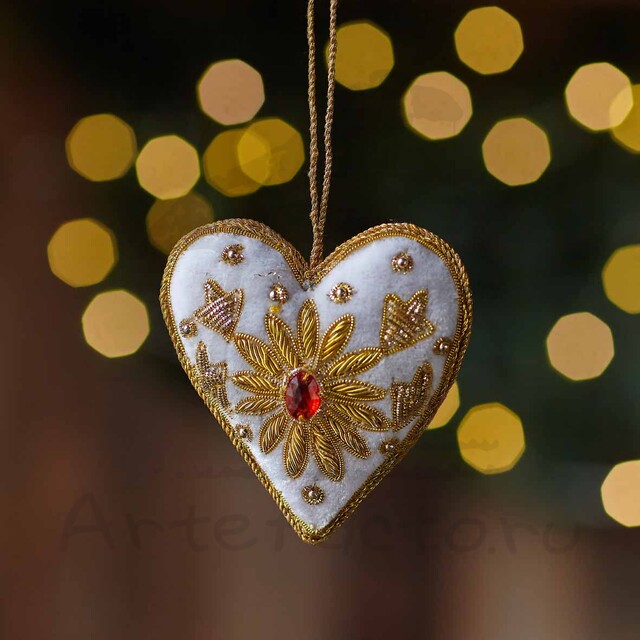 Новогоднее украшение "Золотое сердце"