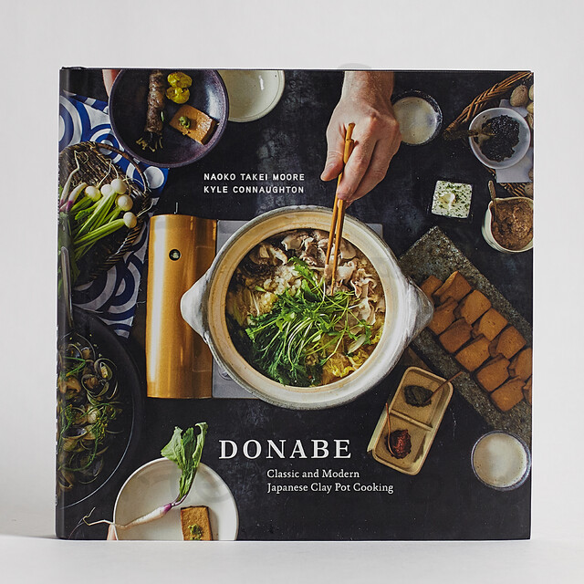 Поваренная книга "Donabe: Classic and Modern Japanese Clay Pot Cooking"