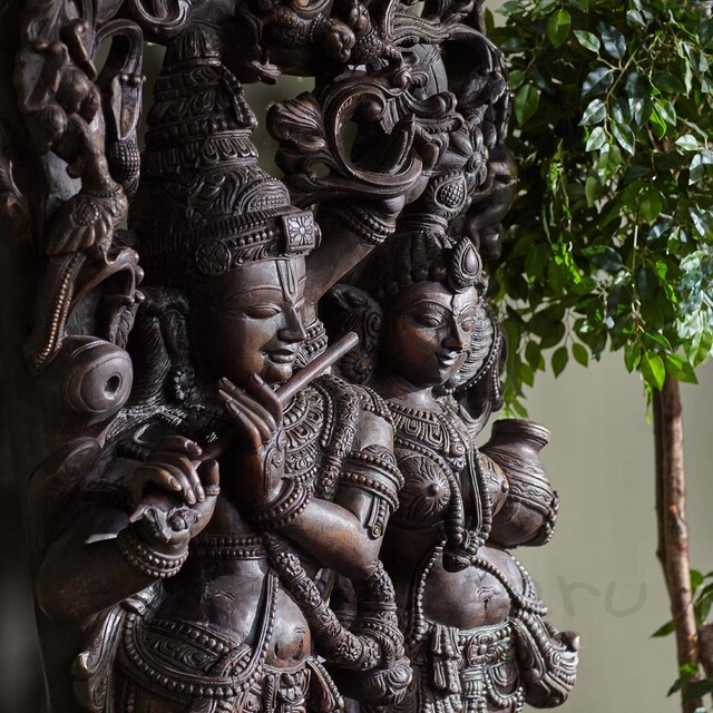 Деревянная статуя Radha Krishna