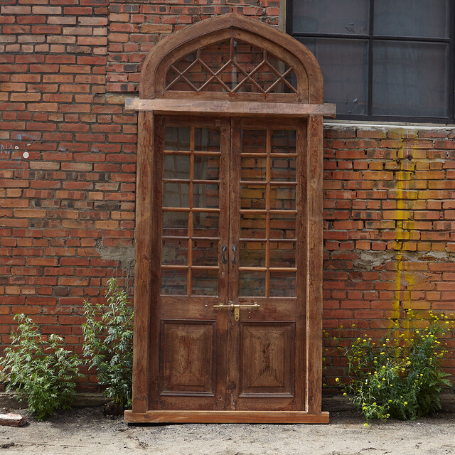Антикварная арочная дверь