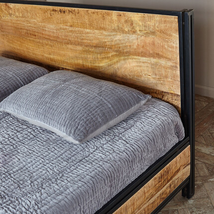 Двуспальная кровать в стиле лофт 140 на 200