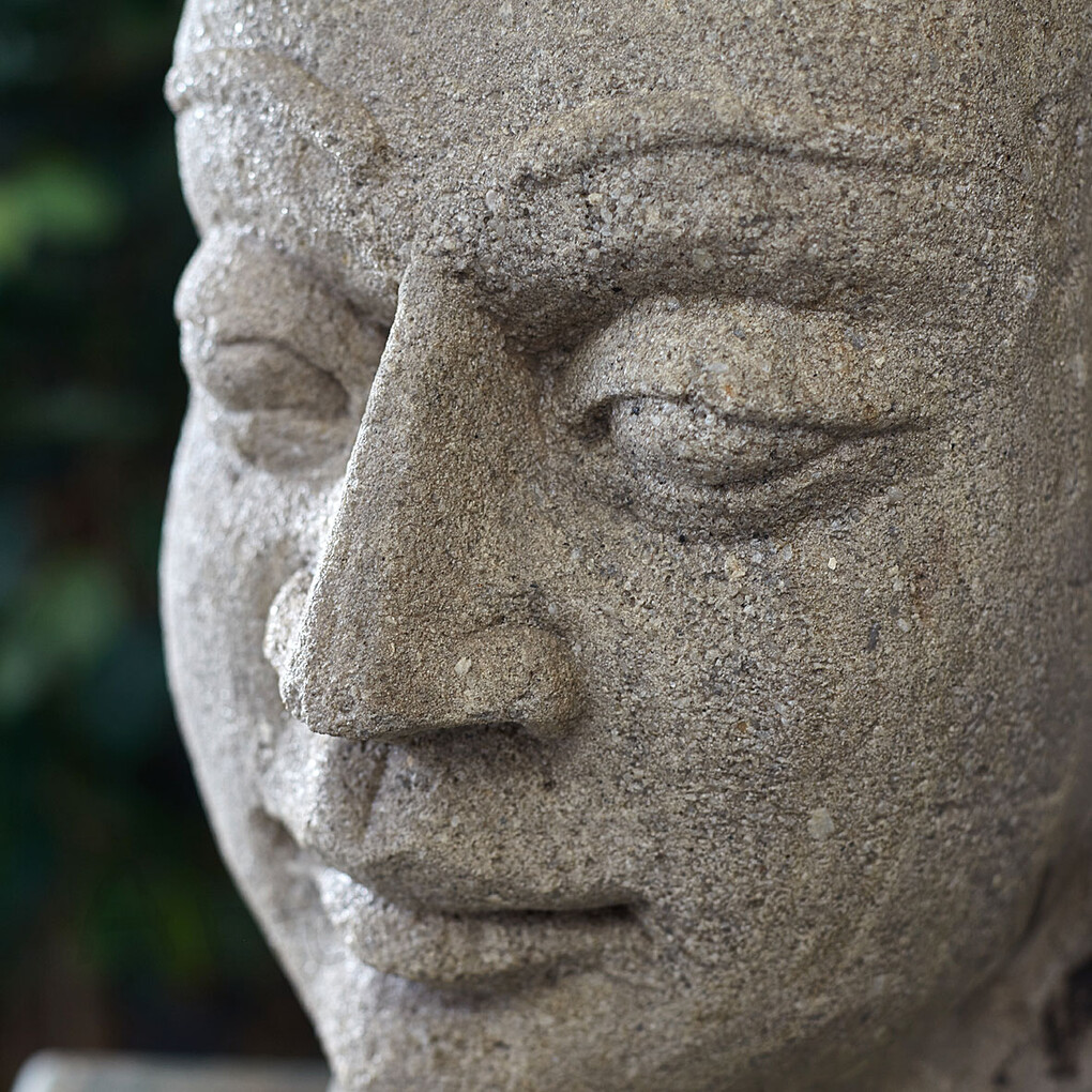 Каменная статуэтка Будда, M