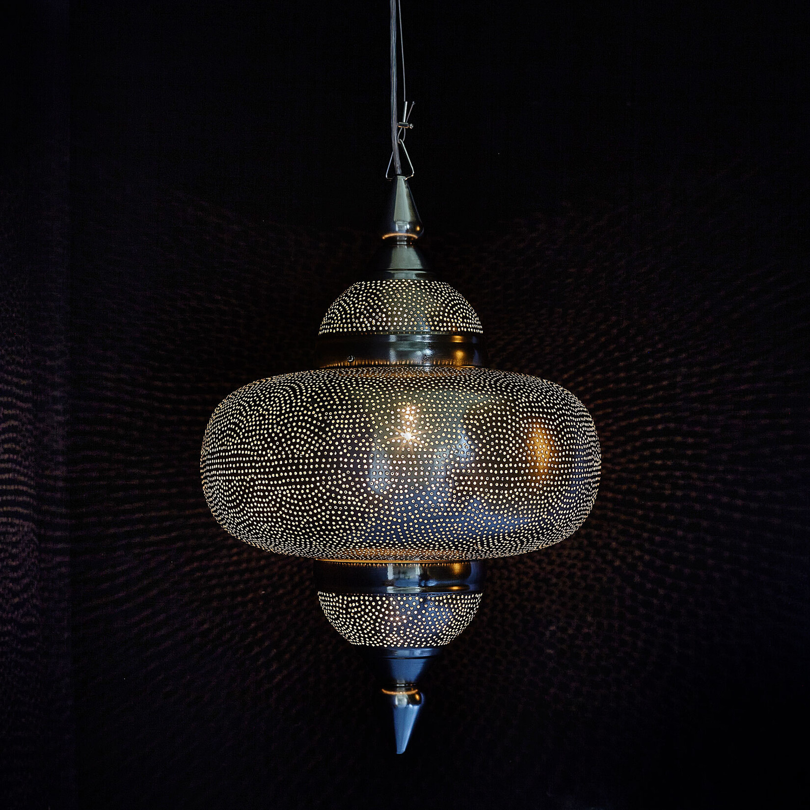 Подвесной металлический светильник в арабском стиле