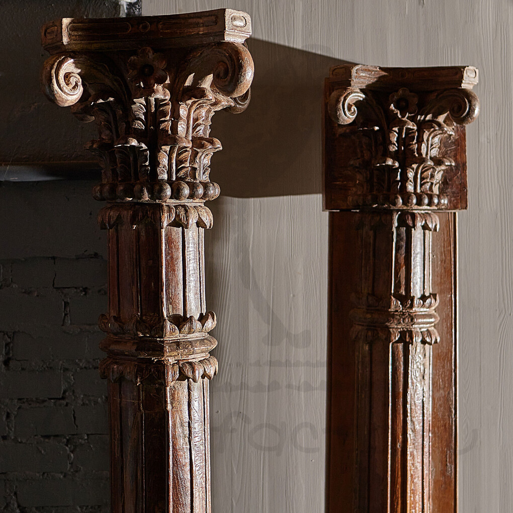 Комплект старинных колонн, 4 шт Комплект старинных колонн, 4 шт