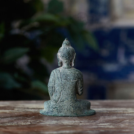 Декоративная маленькая статуэтка Будда