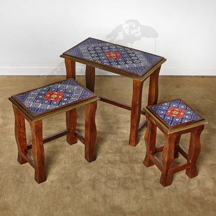 Деревянные индийские кофейные столики, декорированные плиткой