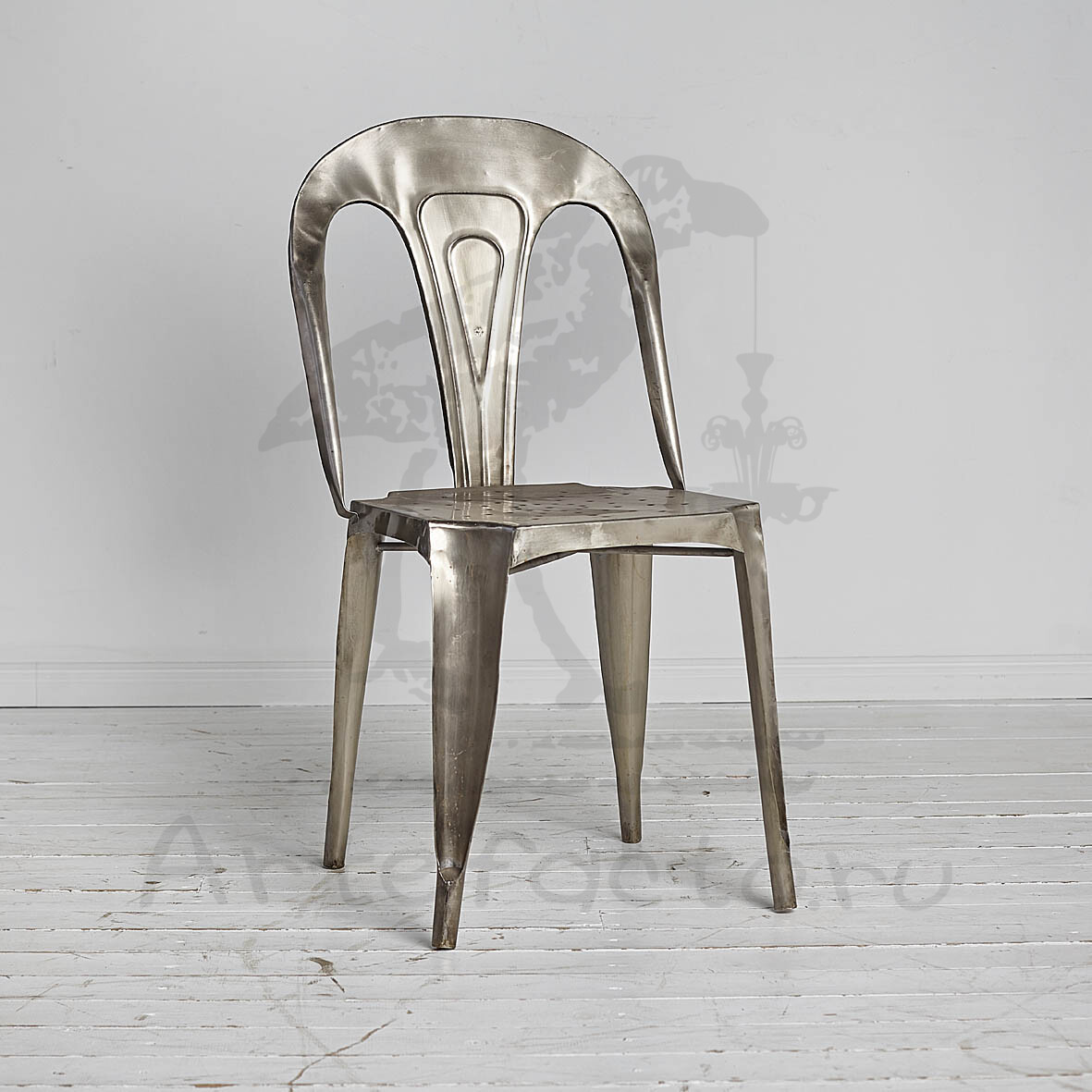 Металлический стул в стиле лофт