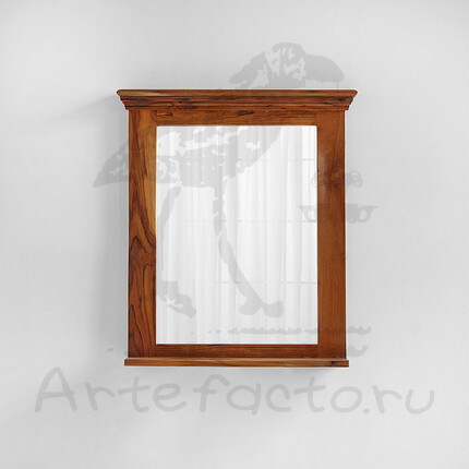 Прямоугольное зеркало в деревянной раме с полкой