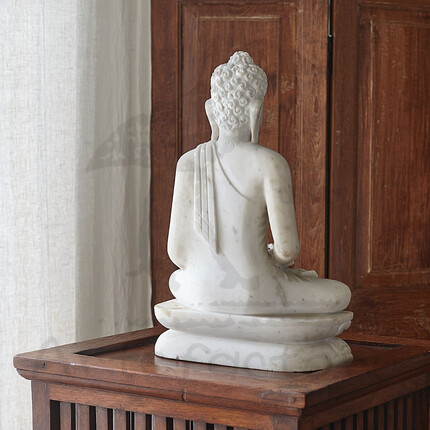 Статуэтка из белого мрамора Будда