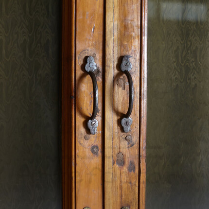 Деревянная распашная дверь с расстекловкой