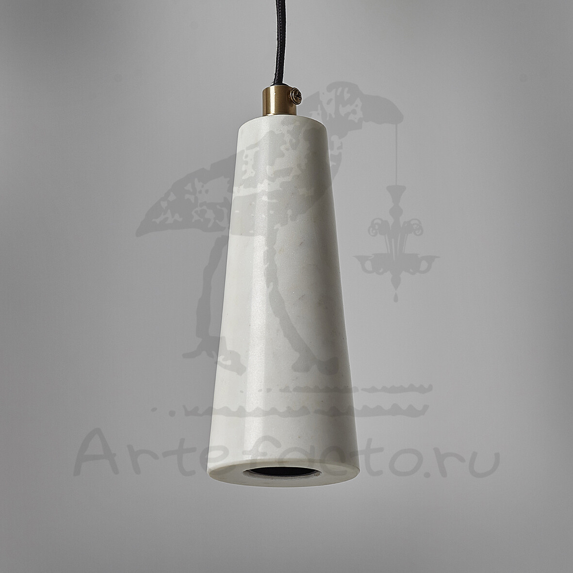 Подвесной светильник из белого мрамора
